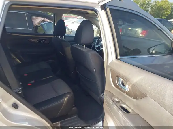 JN8AT2MV5KW379014 2019 NISSAN ROGUE - Image 8