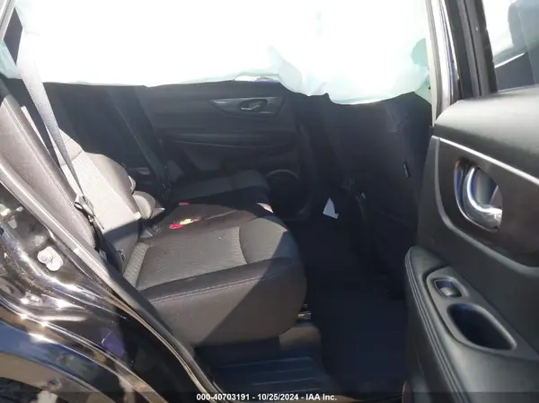 JN8AT2MV5KW379398 2019 NISSAN ROGUE - Image 8