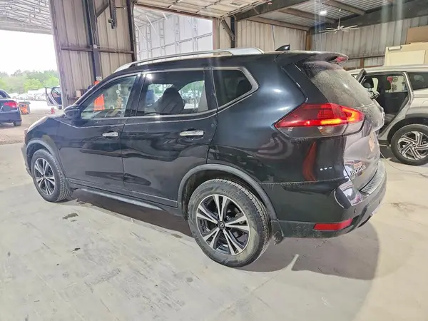 JN8AT2MV5KW379806 2019 NISSAN ROGUE - Image 2