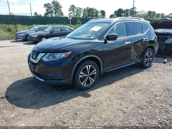 JN8AT2MV5KW385315 2019 NISSAN ROGUE - Image 2
