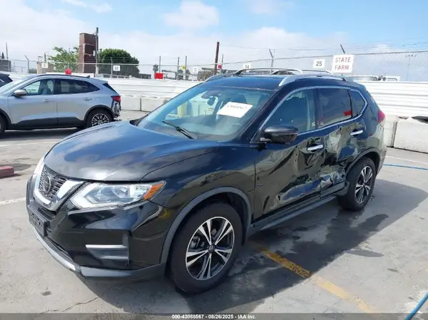 JN8AT2MV5KW386352 2019 NISSAN ROGUE - Image 2
