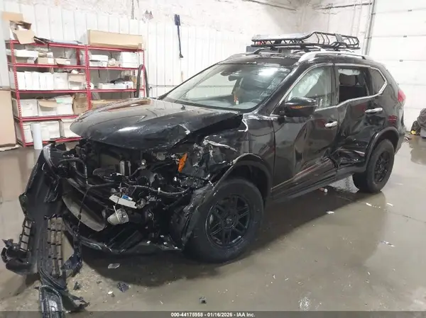 JN8AT2MV5KW386593 2019 NISSAN ROGUE - Image 2