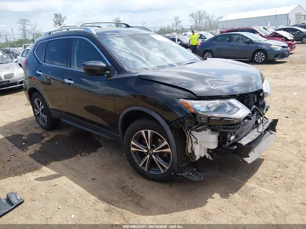 JN8AT2MV5KW396573 2019 NISSAN ROGUE - Image 1