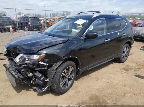 JN8AT2MV5KW396573 2019 NISSAN ROGUE - Image 2