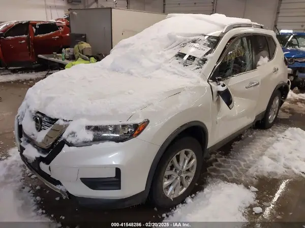 JN8AT2MV5LW124638 2020 NISSAN ROGUE - Image 2
