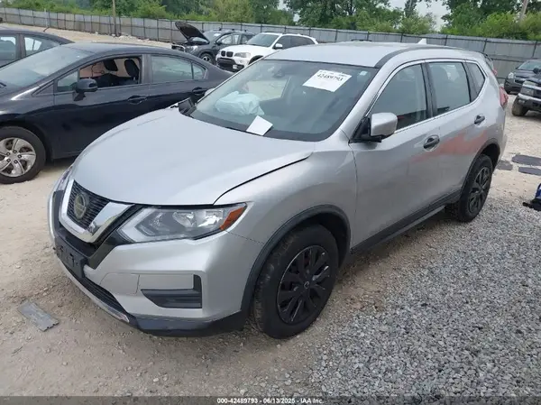 JN8AT2MV5LW138586 2020 NISSAN ROGUE - Image 2
