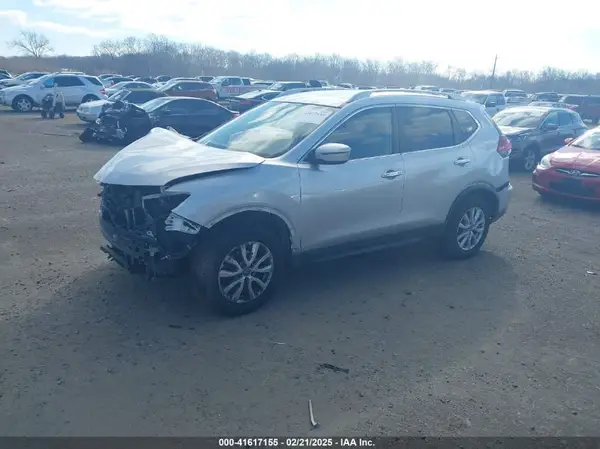 JN8AT2MV5LW138765 2020 NISSAN ROGUE - Image 2