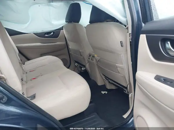 JN8AT2MV6GW139915 2016 NISSAN ROGUE - Image 8