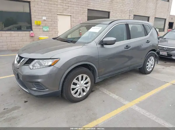 JN8AT2MV6GW140563 2016 NISSAN ROGUE - Image 2