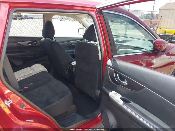 JN8AT2MV6GW147321 2016 NISSAN ROGUE - Image 8