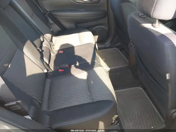 JN8AT2MV6HW003592 2017 NISSAN ROGUE - Image 8