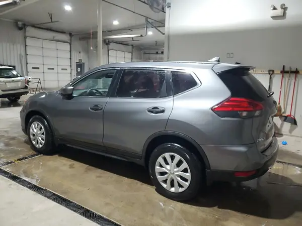 JN8AT2MV6HW004581 2017 NISSAN ROGUE - Image 2