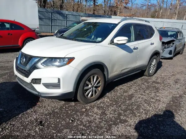 JN8AT2MV6HW004810 2017 NISSAN ROGUE - Image 2