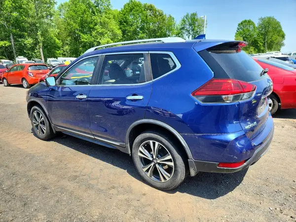 JN8AT2MV6HW004838 2017 NISSAN ROGUE - Image 2