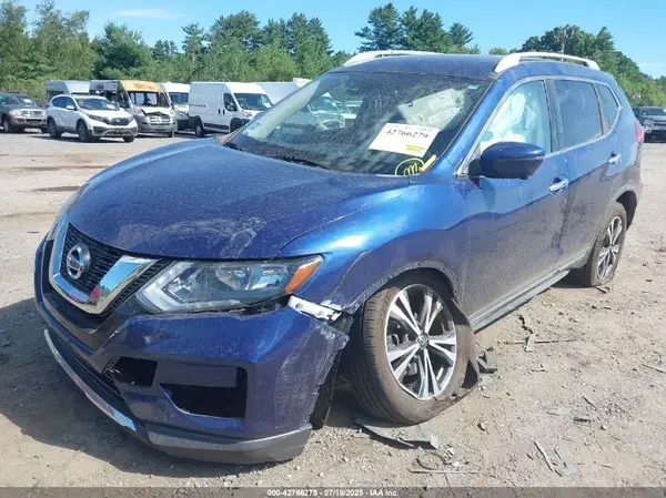 JN8AT2MV6HW007853 2017 NISSAN ROGUE - Image 2