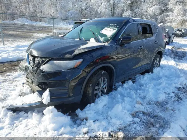JN8AT2MV6HW010767 2017 NISSAN ROGUE - Image 2