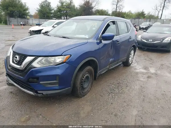 JN8AT2MV6HW011210 2017 NISSAN ROGUE - Image 2