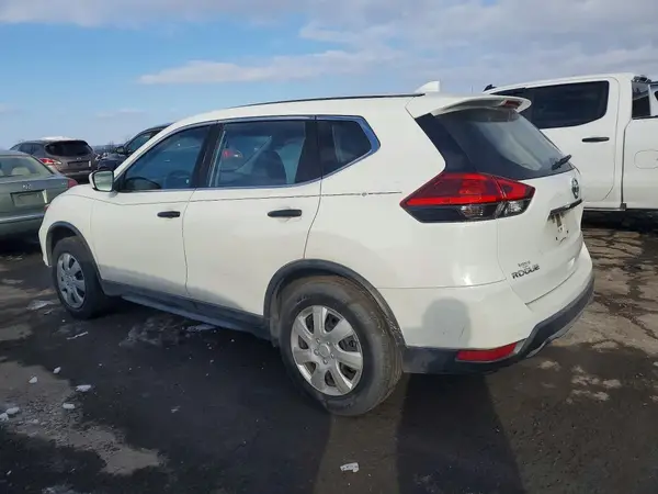 JN8AT2MV6HW013636 2017 NISSAN ROGUE - Image 2
