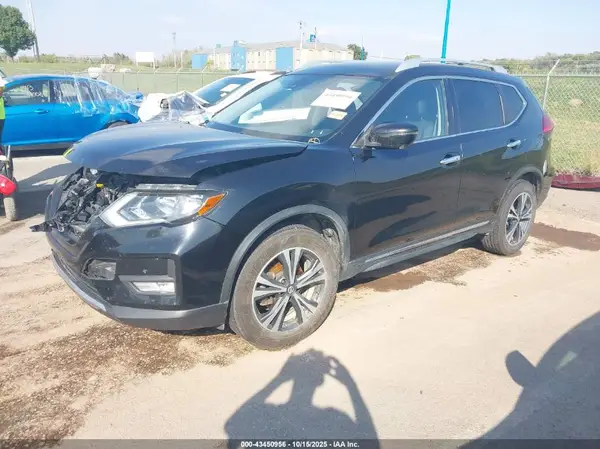 JN8AT2MV6HW014849 2017 NISSAN ROGUE - Image 2