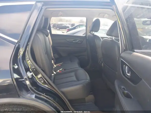 JN8AT2MV6HW014849 2017 NISSAN ROGUE - Image 8