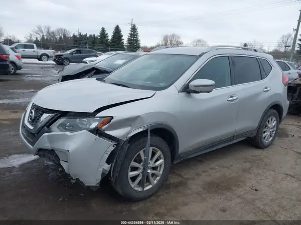 JN8AT2MV6HW014964 2017 NISSAN ROGUE - Image 2