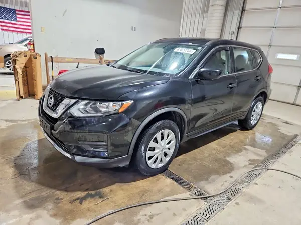JN8AT2MV6HW015113 2017 NISSAN ROGUE - Image 1