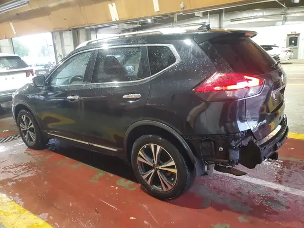 JN8AT2MV6HW015709 2017 NISSAN ROGUE - Image 2
