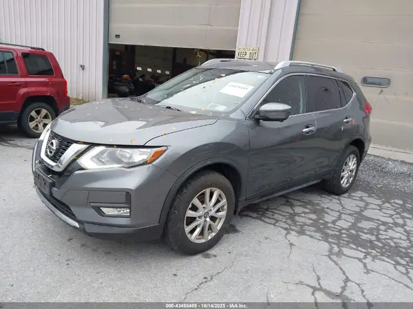 JN8AT2MV6HW016326 2017 NISSAN ROGUE - Image 2