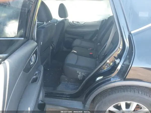 JN8AT2MV6HW016875 2017 NISSAN ROGUE - Image 8
