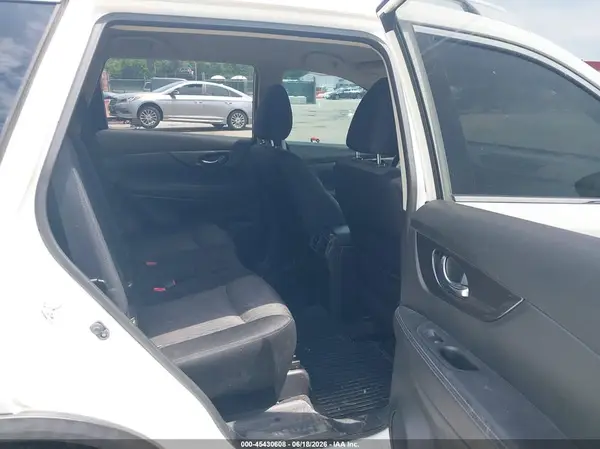 JN8AT2MV6HW017721 2017 NISSAN ROGUE - Image 8