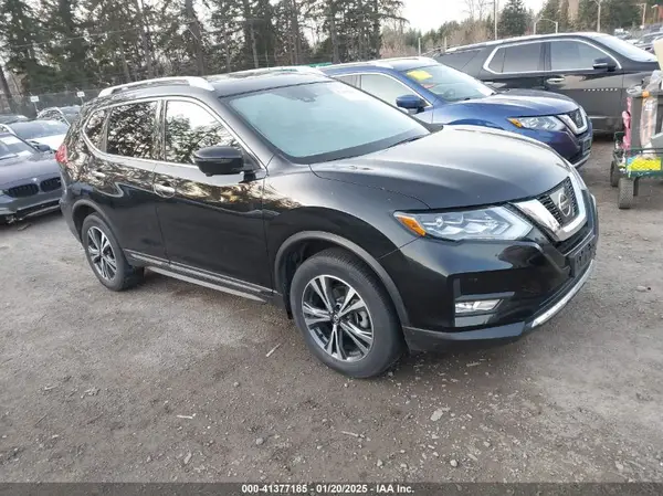 JN8AT2MV6HW020697 2017 NISSAN ROGUE - Image 1