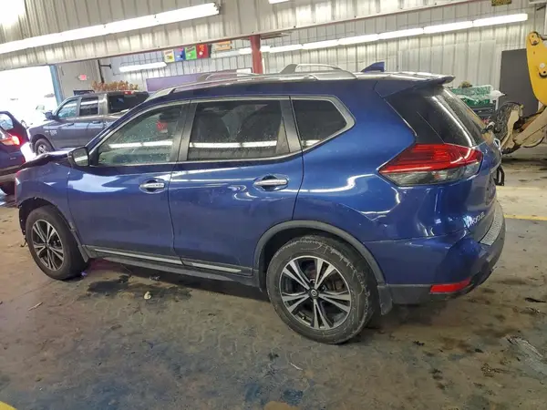 JN8AT2MV6HW023647 2017 NISSAN ROGUE - Image 2