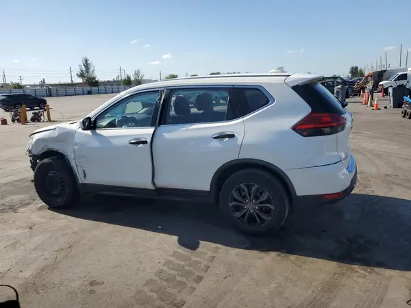 JN8AT2MV6HW024460 2017 NISSAN ROGUE - Image 2