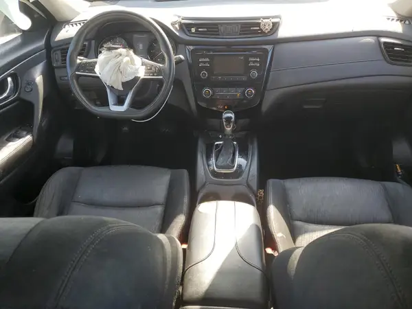 JN8AT2MV6HW024460 2017 NISSAN ROGUE - Image 8