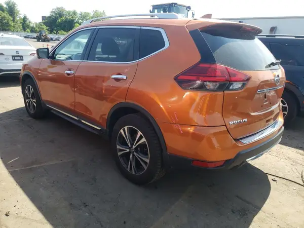JN8AT2MV6HW024572 2017 NISSAN ROGUE - Image 2