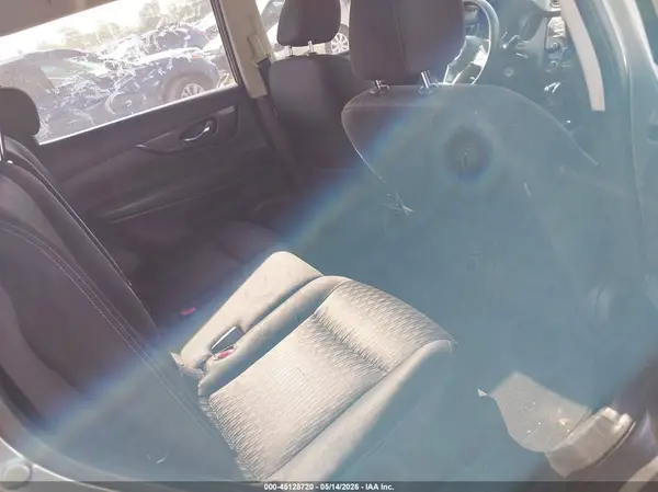 JN8AT2MV6HW026614 2017 NISSAN ROGUE - Image 8