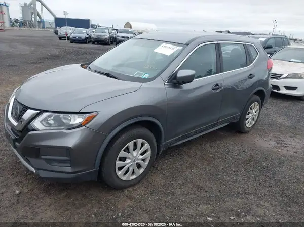 JN8AT2MV6HW027195 2017 NISSAN ROGUE - Image 2
