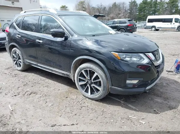 JN8AT2MV6HW255018 2017 NISSAN ROGUE - Image 1
