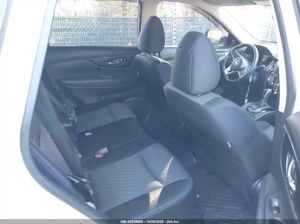 JN8AT2MV6HW255665 2017 NISSAN ROGUE - Image 8