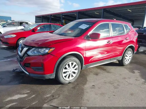 JN8AT2MV6HW256590 2017 NISSAN ROGUE - Image 2