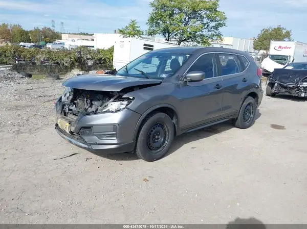JN8AT2MV6HW256637 2017 NISSAN ROGUE - Image 2