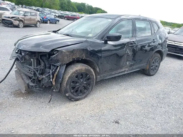 JN8AT2MV6HW256721 2017 NISSAN ROGUE - Image 2