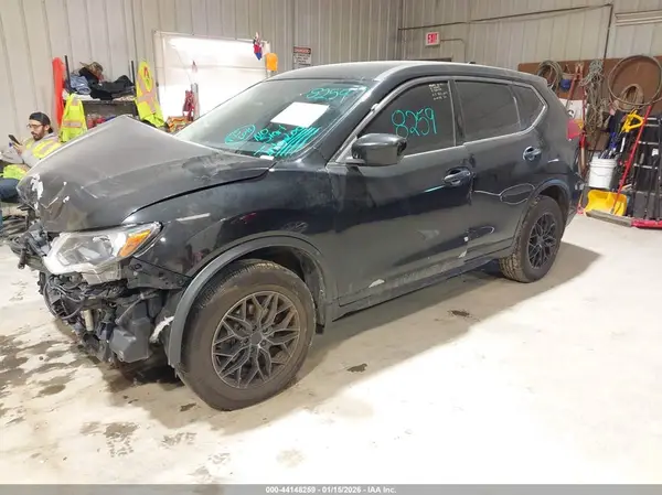 JN8AT2MV6HW260946 2017 NISSAN ROGUE - Image 2