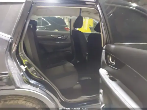 JN8AT2MV6HW260946 2017 NISSAN ROGUE - Image 8
