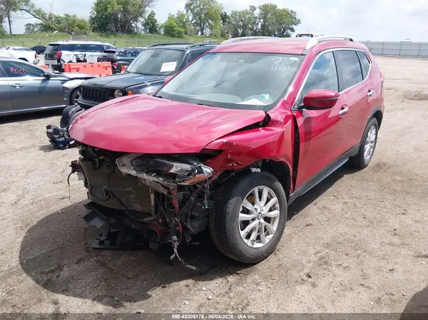 JN8AT2MV6HW261112 2017 NISSAN ROGUE - Image 2