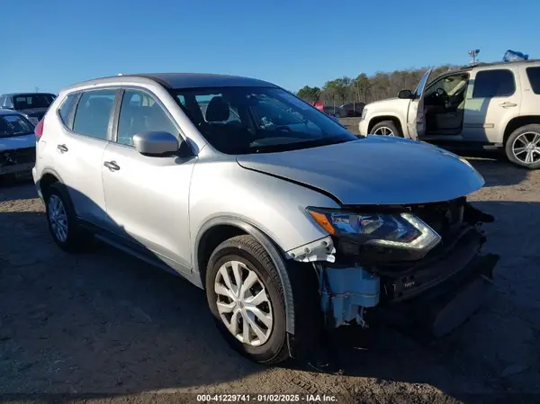 JN8AT2MV6HW261983 2017 NISSAN ROGUE - Image 1
