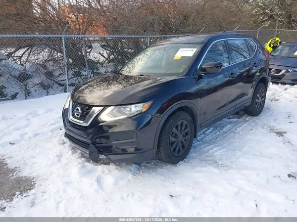 JN8AT2MV6HW262924 2017 NISSAN ROGUE - Image 2