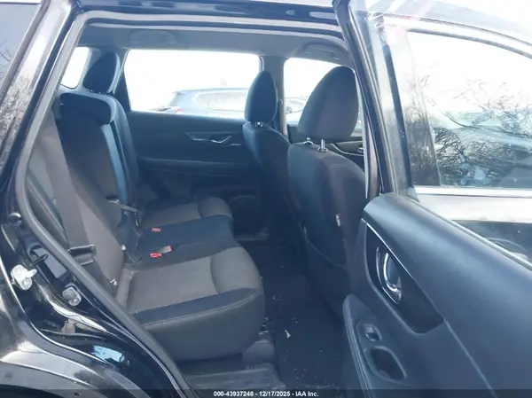 JN8AT2MV6HW262924 2017 NISSAN ROGUE - Image 8