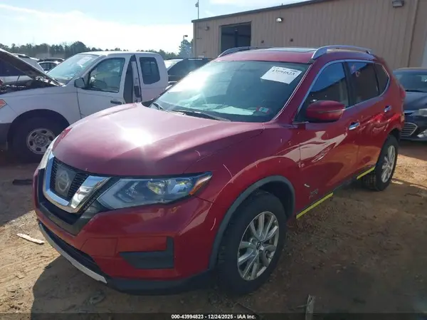 JN8AT2MV6HW269050 2017 NISSAN ROGUE - Image 2