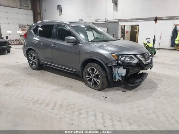JN8AT2MV6HW275480 2017 NISSAN ROGUE - Image 1